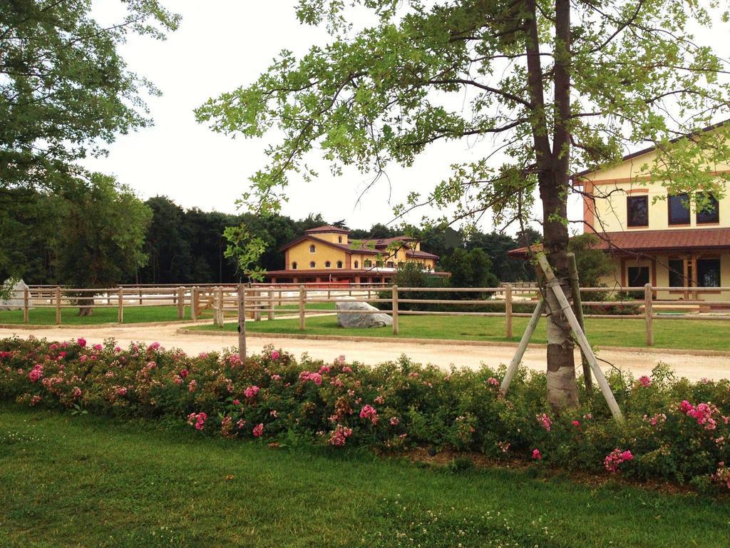 Agriturismo Il Boschetto Ornago Luaran gambar